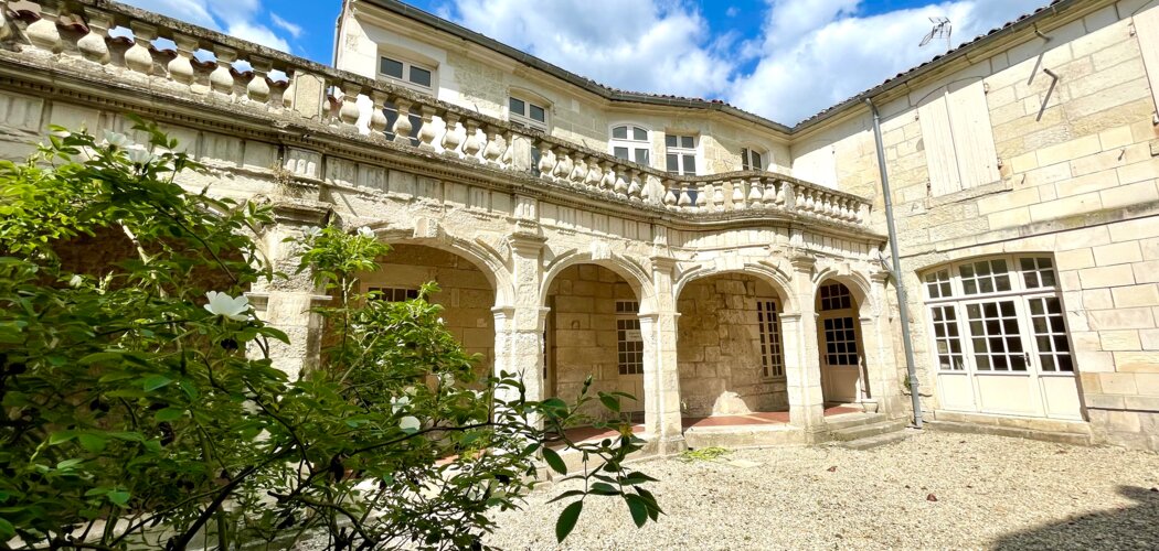 Programme immobilier neuf : 16, rue Saint-Michel - Saintes, logements rénovés et cadre historique près des berges de Charente (17100) - Référence : 14544